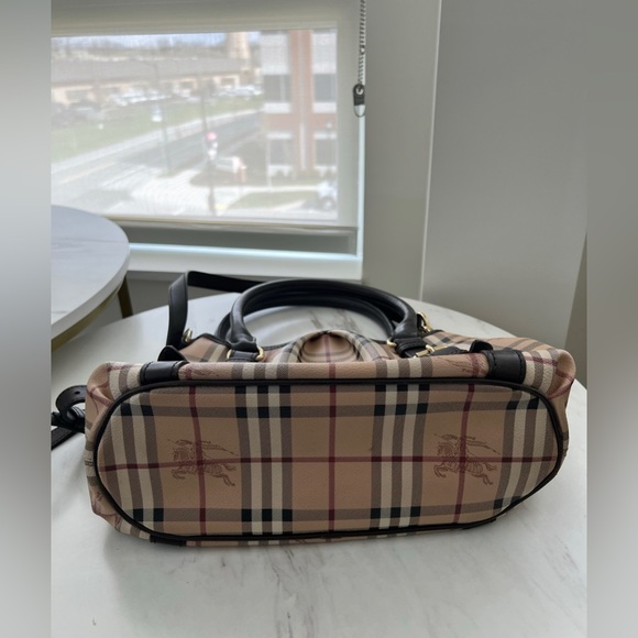 Burberry vintage handbag. - Picture 7 of 7